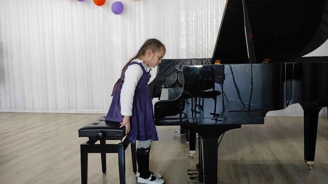 Гольштейн Мария (1. Л. Хамиди "Акдарига"; 2. А. Исакова "Смешной фаготик") смотреть онлайн