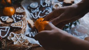 Там, пахнет мандаринами! А там не небе, тоже  новый год ? / стих Ирины Самариной./ СтихиЯ***
