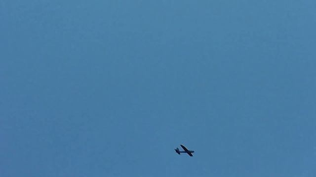 Метательный китайский планер с мотором и управлением смотреть онлайн