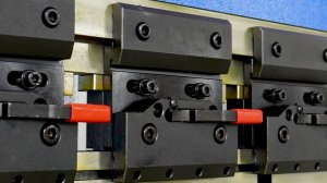 Листогибочный пресс с ЧПУ PBA 40/1300 Esa S630 3+1