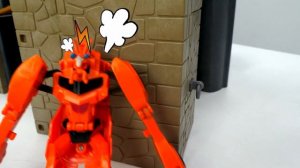 Роботы Трансформеры игры битвы - Автобот Бамблби в ловушке Десептиконов! - Видео для мальчиков