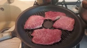 Стейк велл-дан well done на сухой сковороде