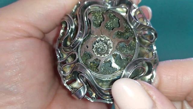 СТИЛЬНЫЕ, ЭПАТАЖНЫЕ УКРАШЕНИЯ С НАТУРАЛЬНЫМИ МИНЕРАЛАМИ, ДИОПСИД, ЯНТАРЬ, СТАВРОЛИТ, АММОНИТ, смотреть онлайн