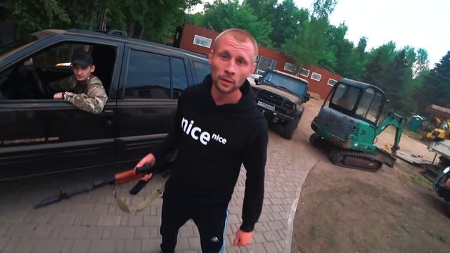 НАПАДЕНИЕ ЛЕШИХ НА БАЗУ! за мной следят и я спалил это.. смотреть онлайн