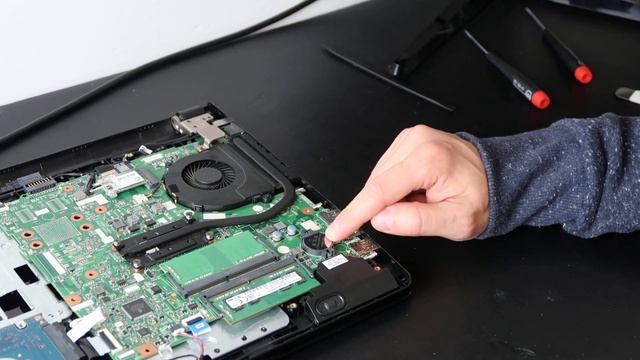 How To Fix Black Screen / No Display / Dim Screen / No Picture for Dell Laptop смотреть онлайн