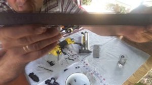 Пневмостеплер гнет скобы