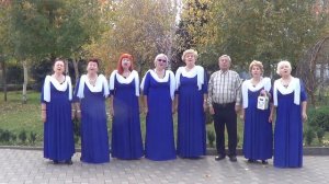Льются песни крылатые