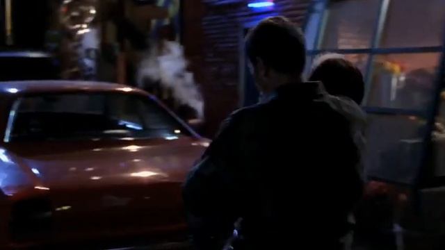 Smallville 3x03 - Van shoots Clark in front of Lana смотреть онлайн