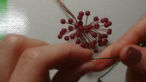 Бисероплетение для новичков. Урок 2. Скрутка. Декоративная веточка в виде зонтика. Beaded lesson.