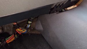 Ford Fiesta MK6 - Demontaż schowka + wymiana bezpieczników