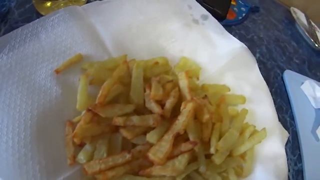 КАРТОШКА ФРИ В ОМЛЕТЕ / FRIES IN AN OMELET смотреть онлайн