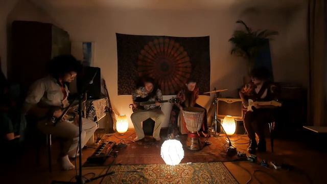 Neon Faces - Earth (Alice Coltrane & Joe Henderson) // Moving Out Concert Series смотреть онлайн