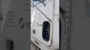 изготовили и установили подрамник на самосвал фредлайнер