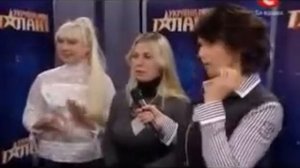 Маленькая девочка танцует танец живота wmv
