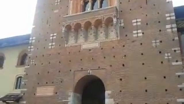 прогулянка Палацом Сфорца, Мілан, Італія