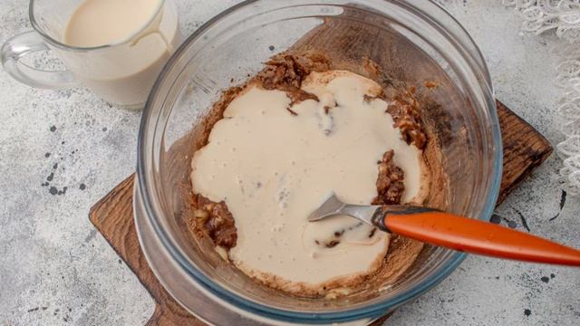Десерт из ряженки с бананом и какао