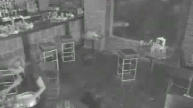 Решила уйти с работы пораньше смотреть онлайн