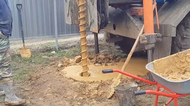 Влог# 257 Переезд на юг☀️ Такое РАЗОЧАРОВАНИЕ!!! ? Бурим СКВАЖИНУ на участке...А воды так и нет! смотреть онлайн