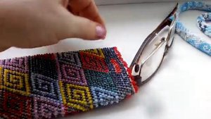 Вязание с бисером. Очечник и два жгута:колье и браслет.Готовые работы.