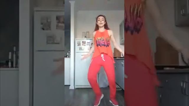 Домашний фитнес #5: Танцевальная тренировка / Лейсан Сафарова. Фитнес-клуб Физра Казань смотреть онлайн