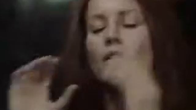 КАК ЖЕНЩИНЫ ВОЗБУЖДАЮТ МУЖЧИН))