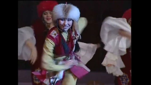 КАРА ЖОРГО - АСЕЛЬ КАСМАКУНОВА & ЭЛМУРАТ МАЙРАМБЕКОВ /ХИТ ЫР (Нукура кыргыз бий) КЫРГЫЗ БИЙИ