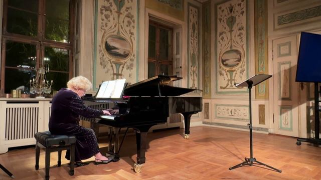 Debussy, Claire de lune - Julia Ines Manzitti смотреть онлайн