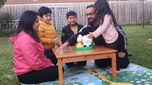 Games with kids at home | Baa Baa Bubbles Sheep | Games for Kids | Indoor family games| Sheep Game. смотреть онлайн