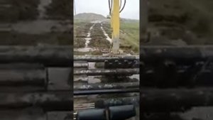 Использование сланей экскаватором в болоте