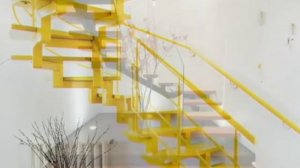 Лестница на второй этаж в квартире и частном доме. Лучшие идеи