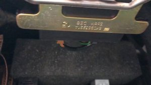 VW CADDY 1997 - Wo ist OBD + Wegfahrsperre Einbaulage ? Where is OBD + Immobilizer location ?