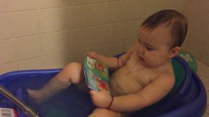 Вот так надо купать ребенка bath time