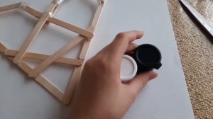 Новогодняя поделка из палочек для мороженого в виде сердца