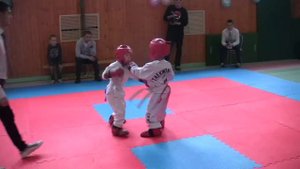 2 бой, Сын Вова 5 лет первые соревнования по тхэквондо 1 место (вторая золотая медаль)