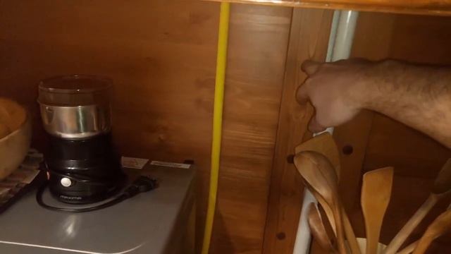 Кухня из сосны и берёзы, обзор.