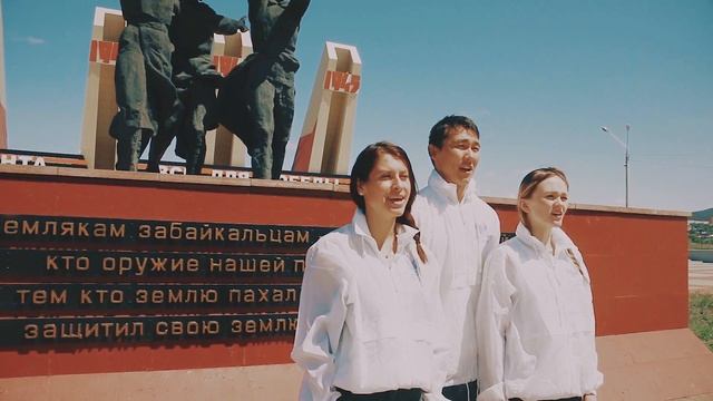 Волонтеры Победы со всей страны исполнили гимн России