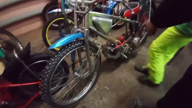 мопед Альфа по сибирски или шипованные мотоциклы смотреть онлайн