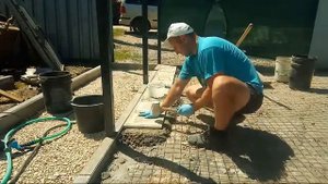 Укладка тротуарной плитки 30*30*3 на бетонное основание(без комментариев)
