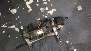 Ремонт и реставрация компрессора пневмоподвески с блоком клапанов Porsche Cayenne