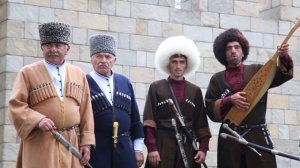 Исмаил на пандуре "Хунзах"