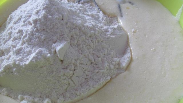 Булочки на кефире без дрожжей