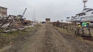 Территория завода. Завод МК. Судостроительный завод со своей береговой линией.