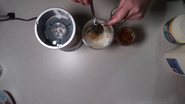 NUTRIBULLET UNBOXING + SMOOTHIE RECIPE | FOOD TALES смотреть онлайн