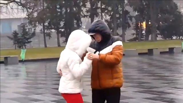 25.12.2022.ХАРЬКОВ!ЗИМОЙ ХОЛОДНОЙ ПРИДУ Я СНОВА ТЕБЯ ИСКАТЬ! смотреть онлайн