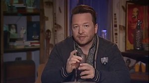 Владимир Глазунов читает стихи Ах Астаховой "Есть на свете большое горе..."