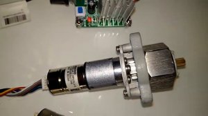 Шаговый двигатель редуктор