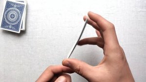 КАК КРУТИТЬ КАРТЫ В ОДНОЙ РУКЕ? | КИК ФЛИП В ОДНОЙ РУКЕ ОБУЧЕНИЕ КАРДИСТРИ ФЛОРИШ ШУЛЕР | CARDISTRY