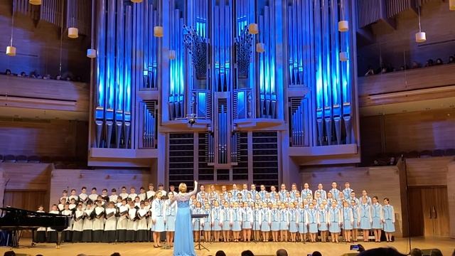 Хор "Юность" и хор мальчиков монастыря Монсеррат (Испания) смотреть онлайн