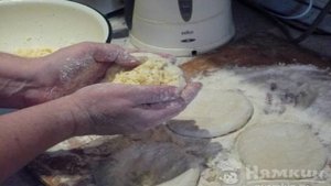 Чеченские лепешки с творогом Чепалгаш