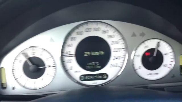 Mercedes Benz E220 D - Acceleration 0 - 100 km/h Kickdown смотреть онлайн